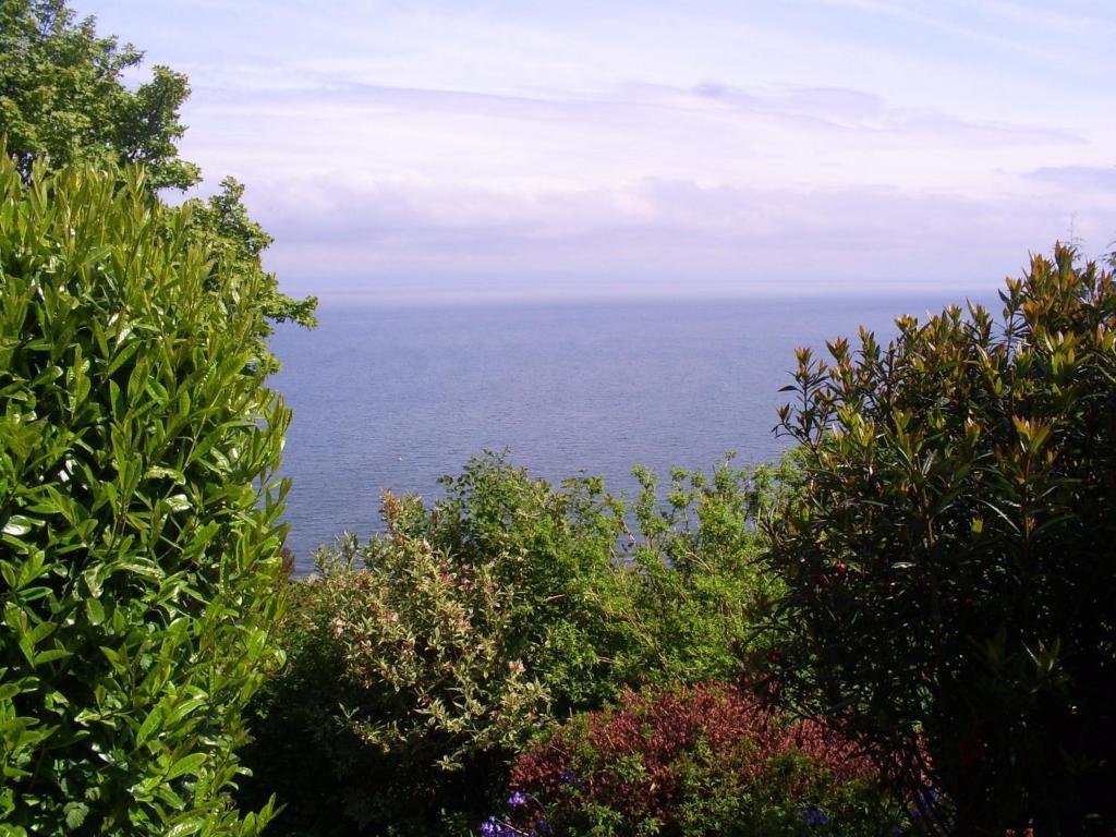 Lynton Cottage Seaview Apartments Линтън Стая снимка