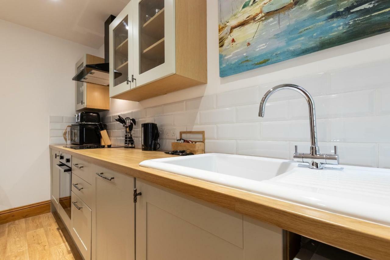 Lynton Cottage Seaview Apartments Линтън Екстериор снимка
